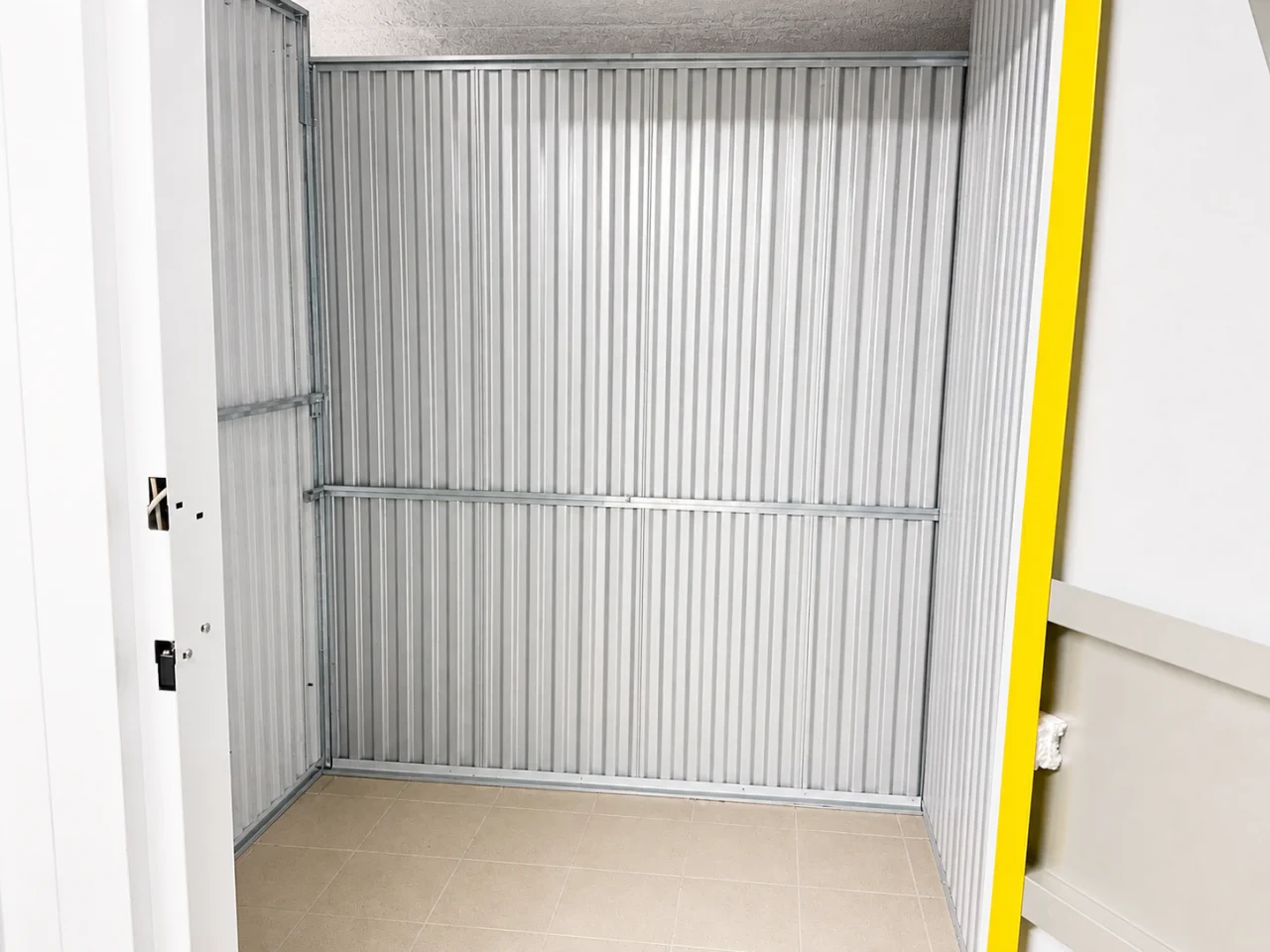 Box RDC Premium Urbabox, grande porte fermée, accès rez-de-chaussée